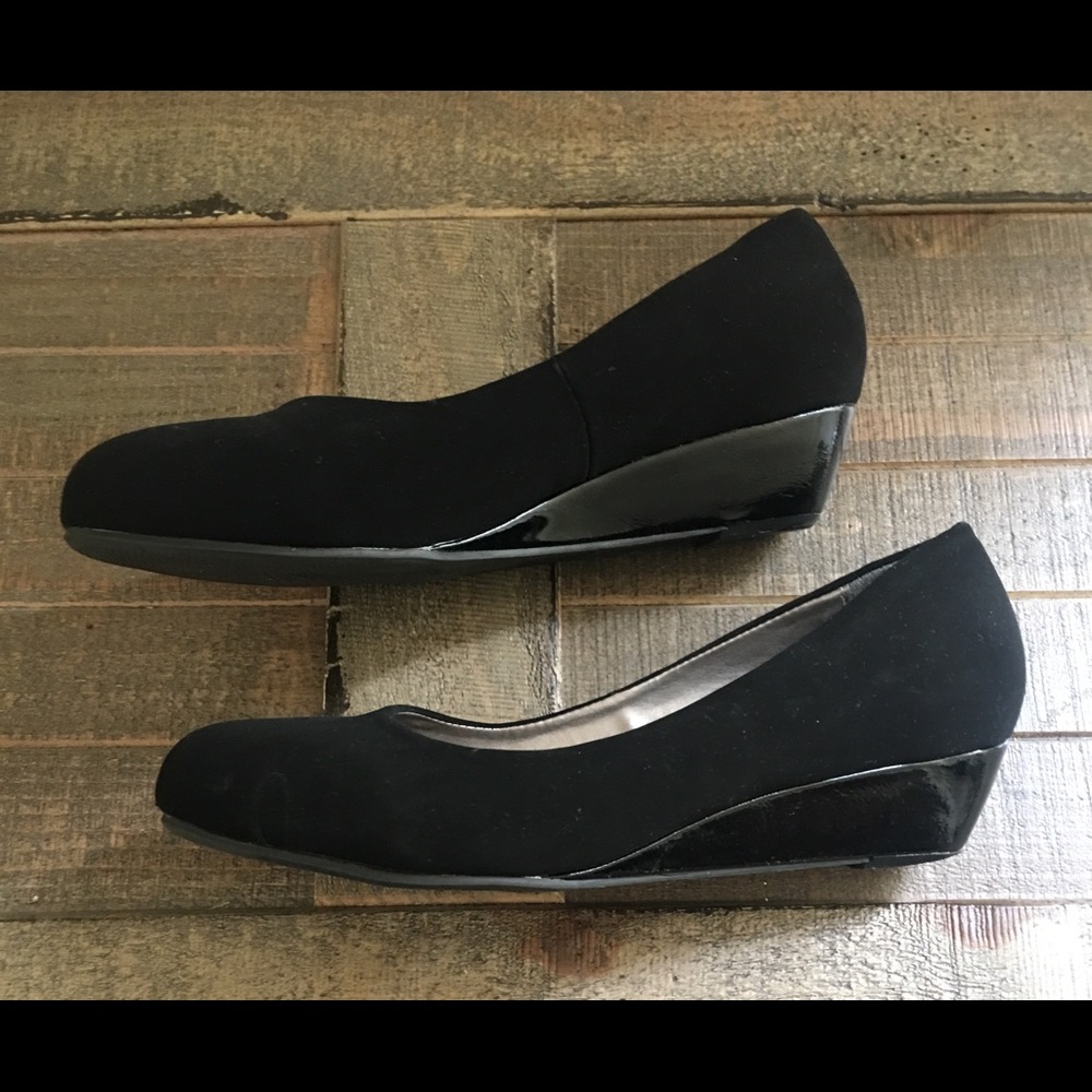 Black shoes size 8. Small Platform. Like new